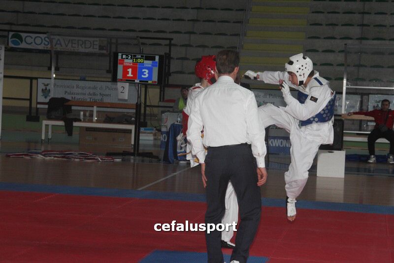 120212 Teakwondo 004_tn.jpg